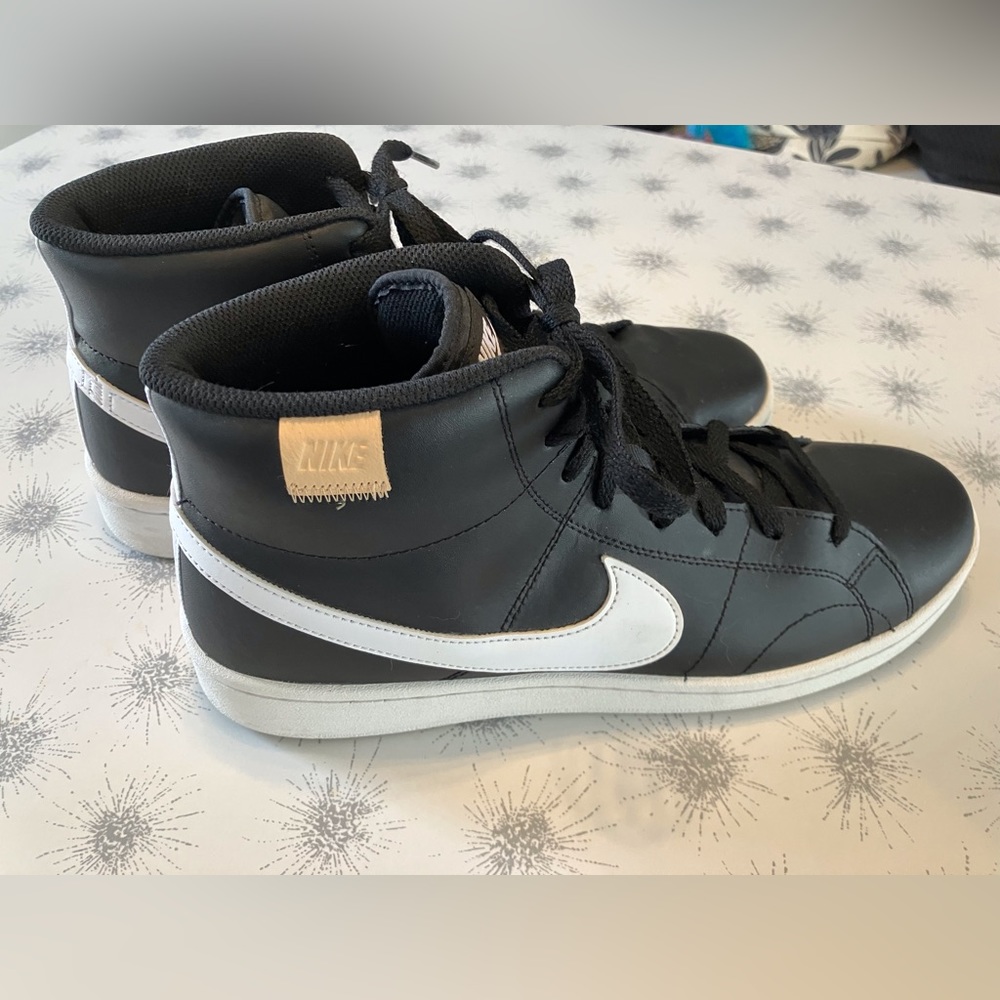 Nike Court Royals 2 shoes